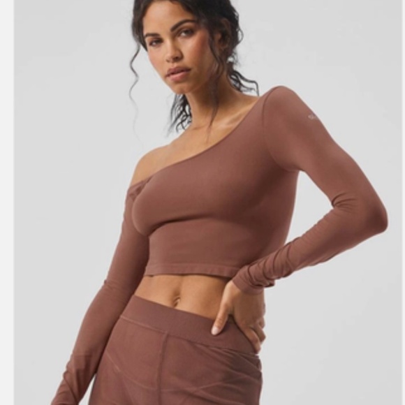 Alo Asymmetric Sheer Glow Long Sleeve Chestnut Size Small - Picture 1 of 13